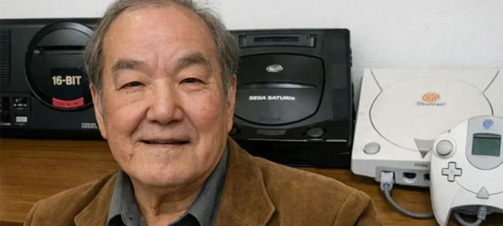 Hideki Sato con sus consolas creadas